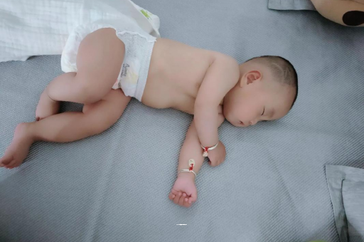 运城几个月宝宝会抬头